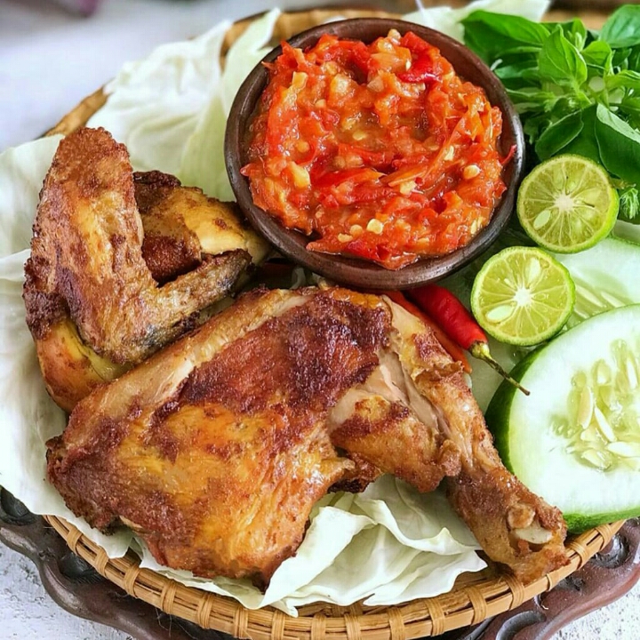 Ayam Goreng Plus Nasi