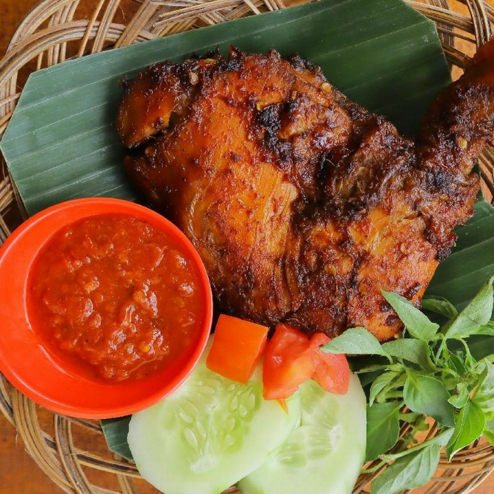 Ayam Goreng Sambel Trasi Tanpa Nasi