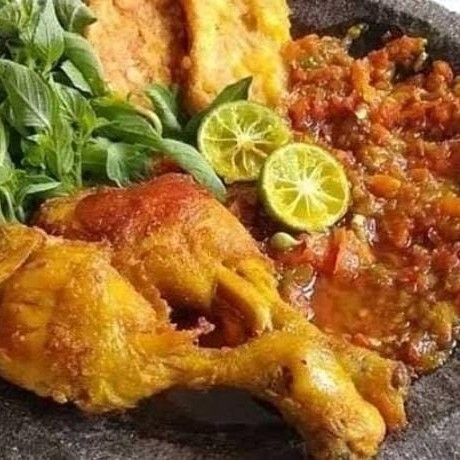 Ayam Goreng dan Tahu Tempe Khas Nobita