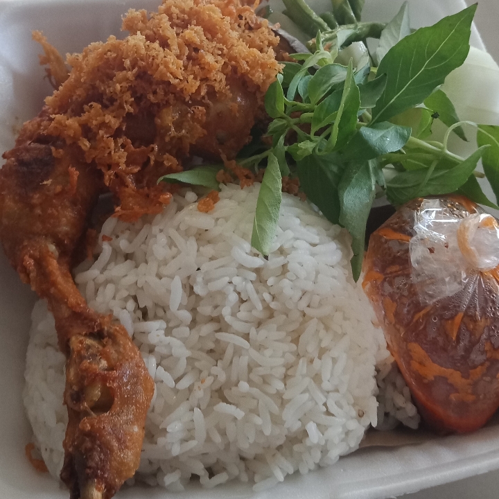 Ayam Kremes Komplit