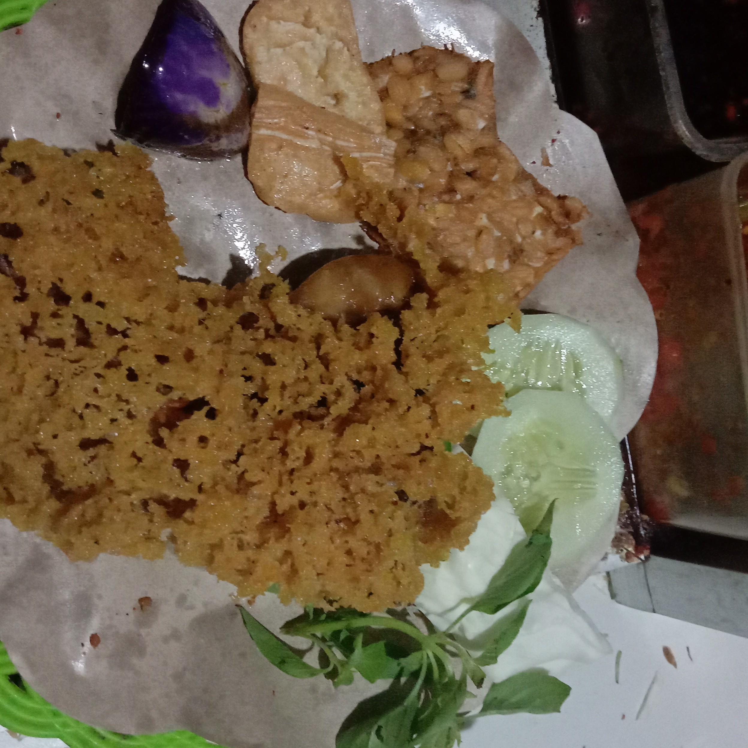 Ayam Kremes Lalapan Nasi Sambal Matah