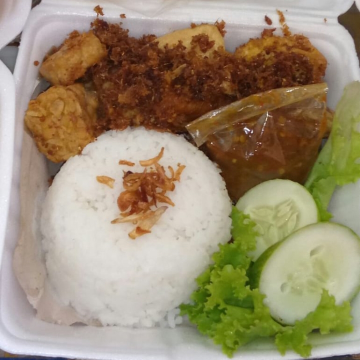 Ayam Kremes Plus Nasi