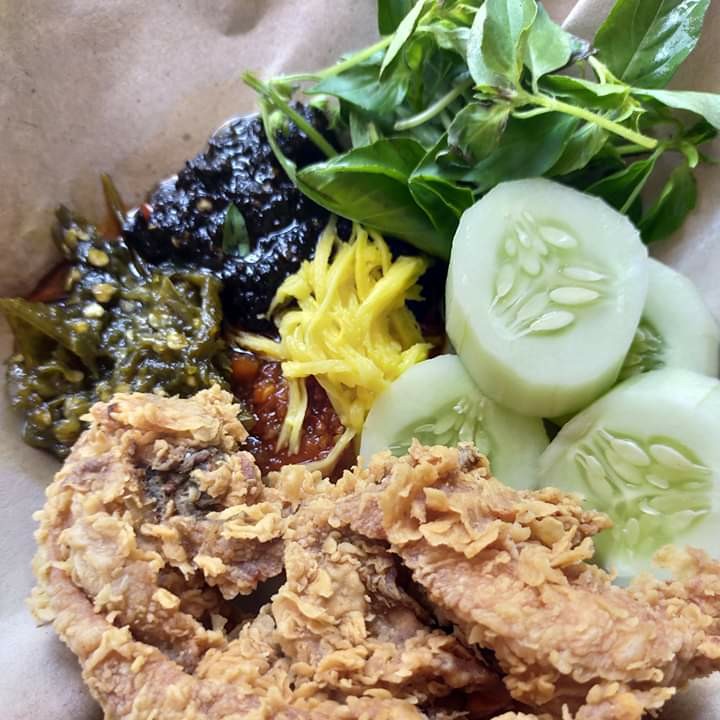 Ayam Kres Sambal Lengkap