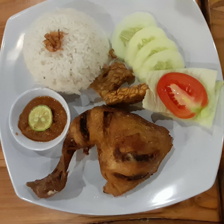 Ayam Lalapan 