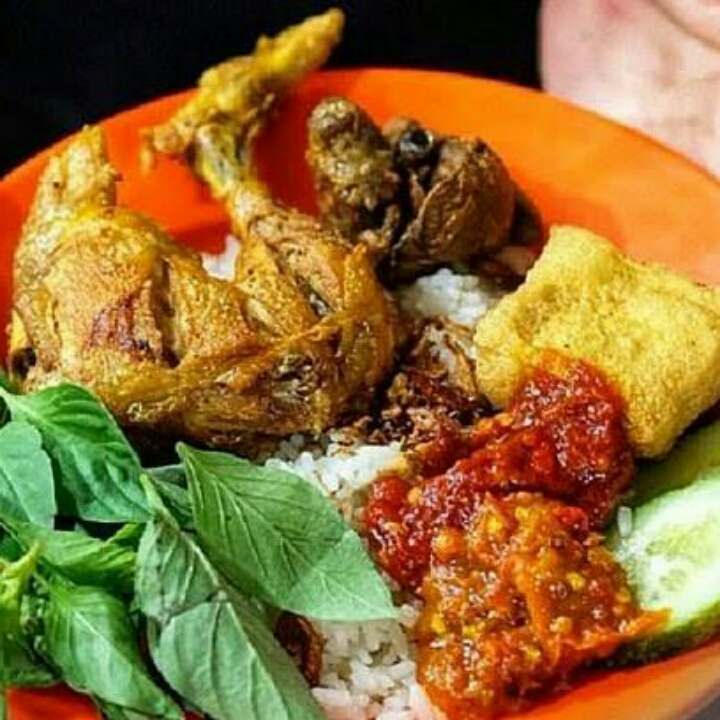 Cuma Ayam Lalapan