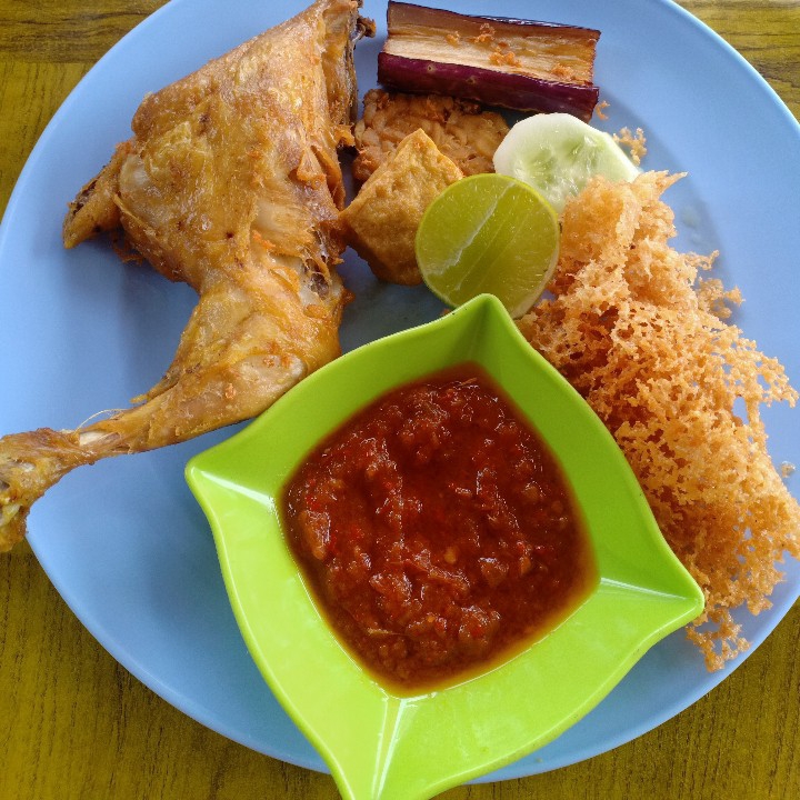 Ayam Lalapan Nasi