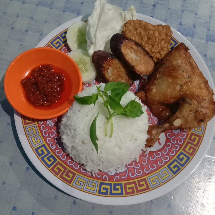 Ayam Lalapan Paha