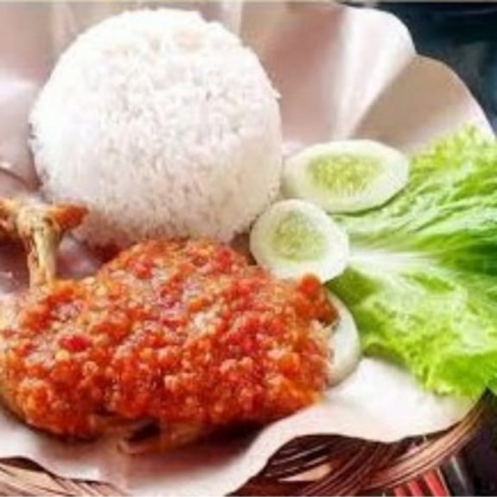Ayam Lumur Merah