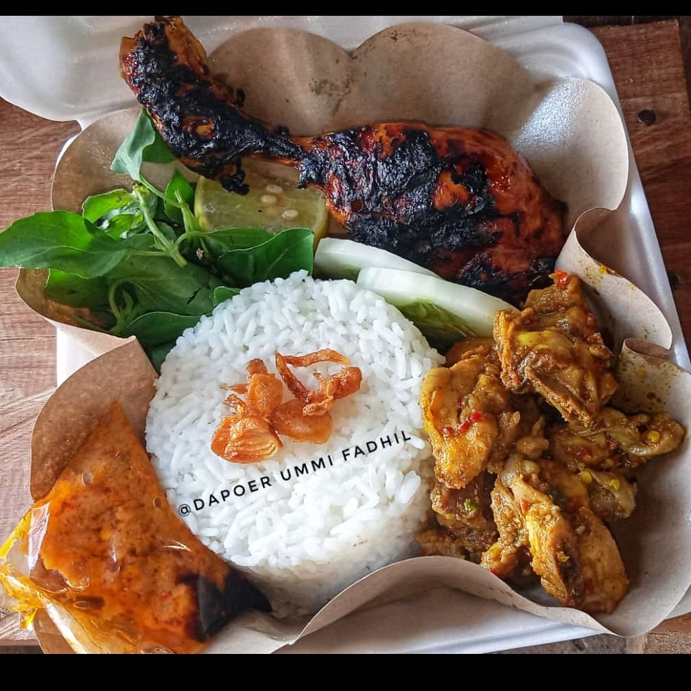 Ayam Palekko Plus Ayam Bakar Plus Nasi