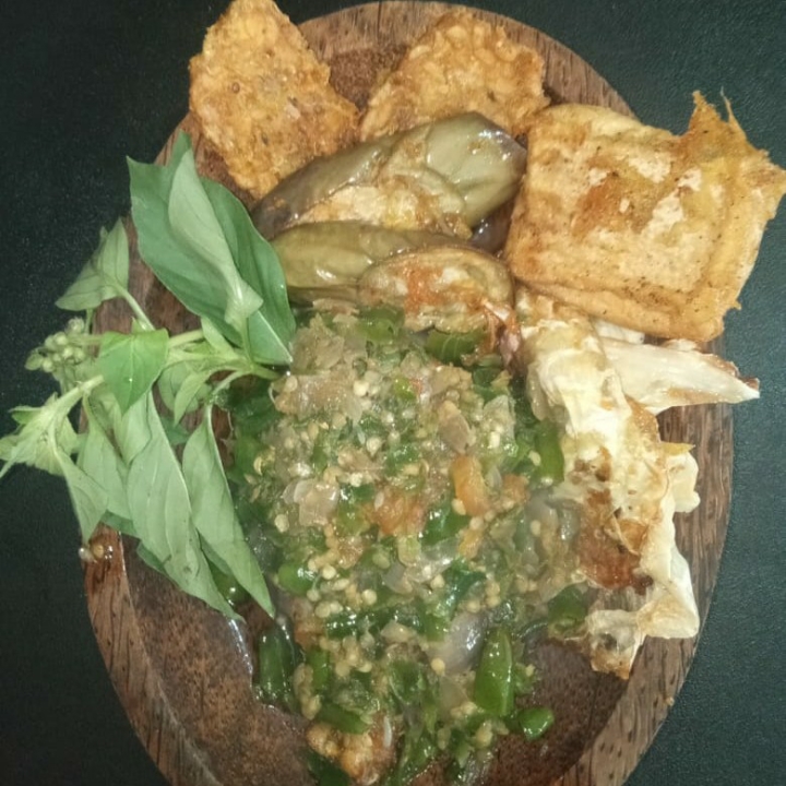 Ayam Pecak 8k