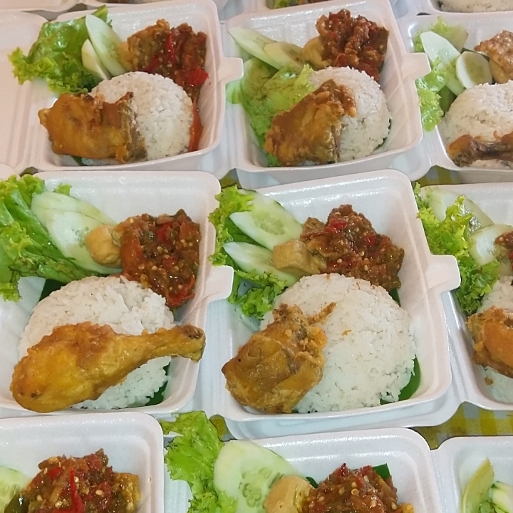Ayam Penyet 