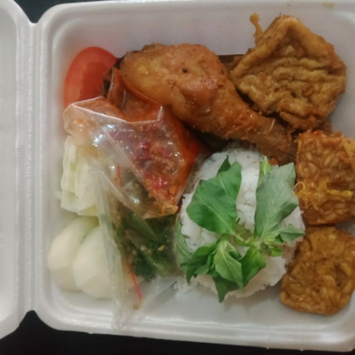 Ayam Penyet