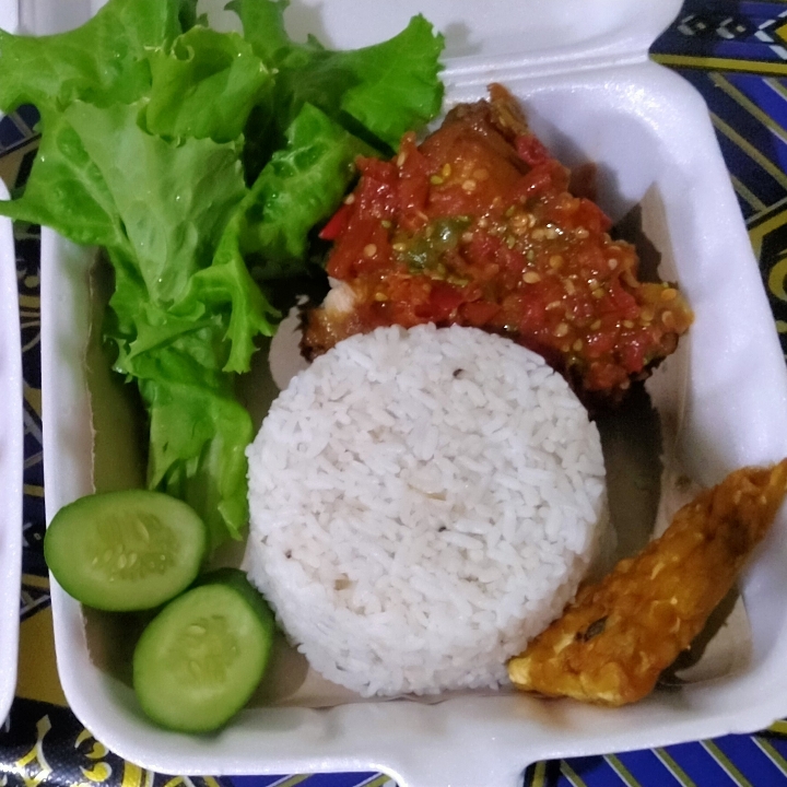 Ayam Penyet