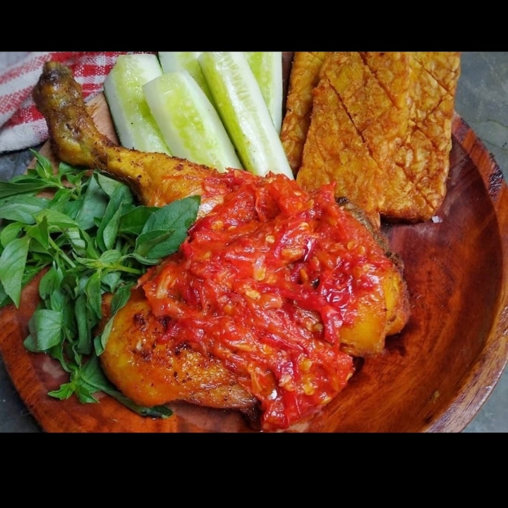 Ayam Penyet