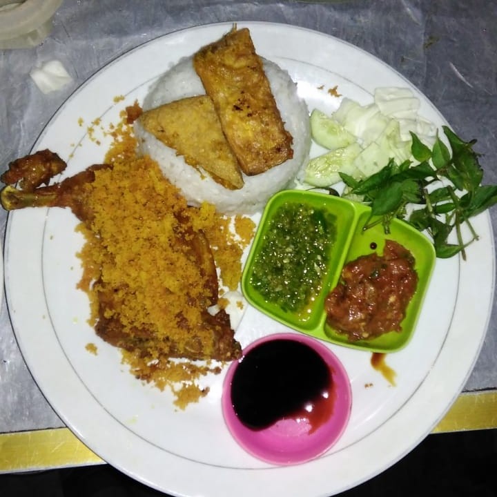Ayam Penyet Cabe Hijau