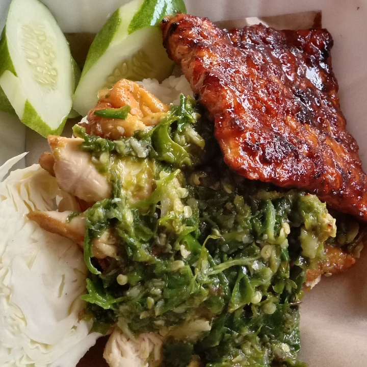 Ayam Penyet Dan Tempe Bakar Spesial 2