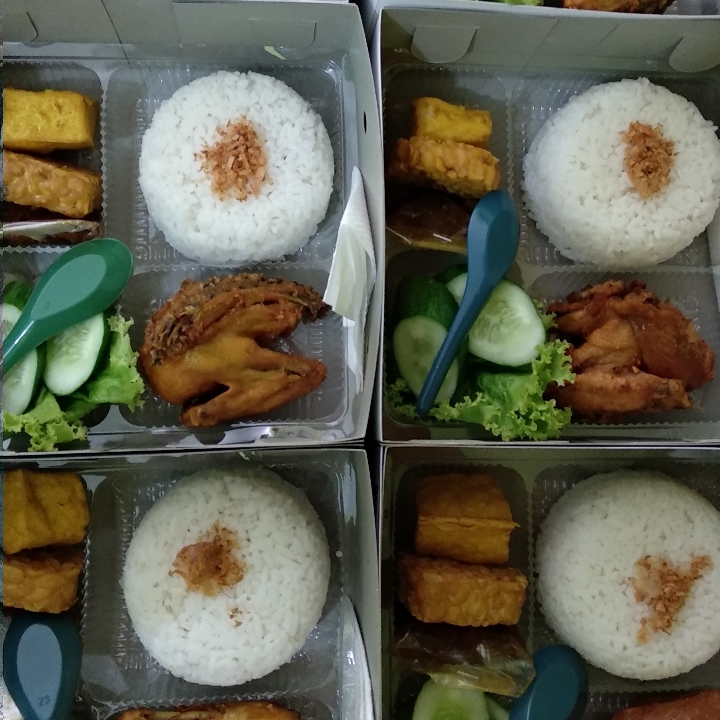 Ayam Penyet Goak