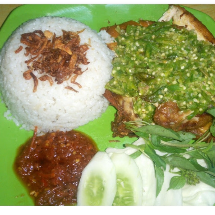 Ayam Penyet Ijo