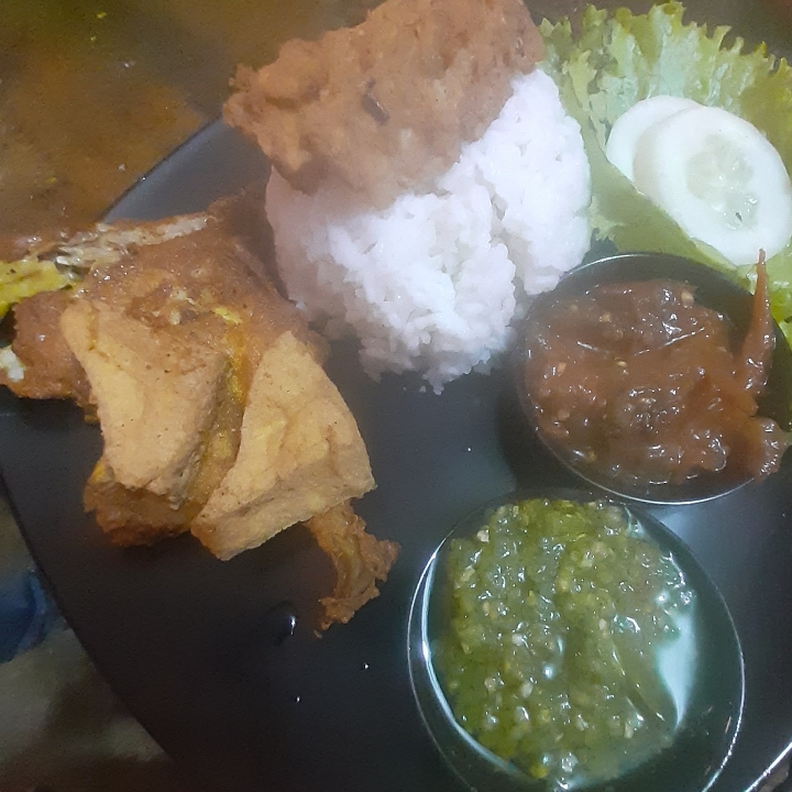 Ayam Penyet Mini plus Nasi