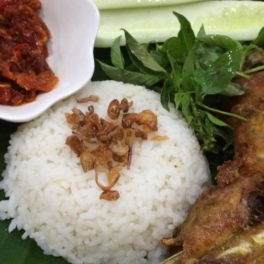 Ayam Penyet Nasi Putih