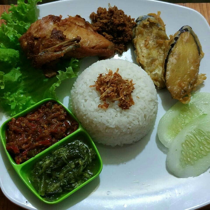 Ayam Penyet Sambal Ijo Ojekte
