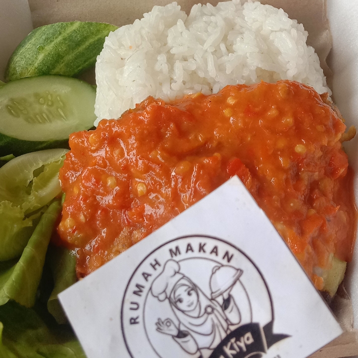 Ayam Penyet Sambel Merah