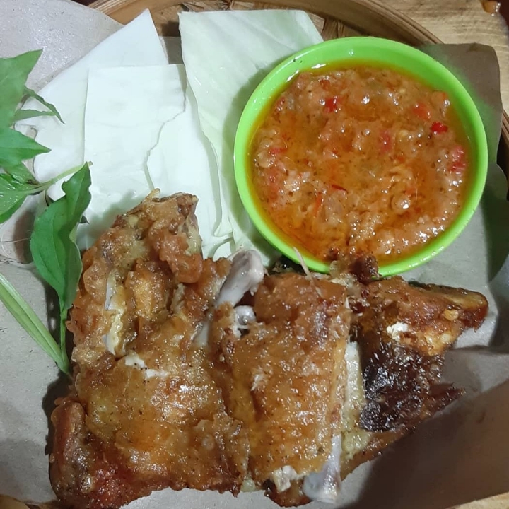 Ayam Penyet dan Nasi Putih