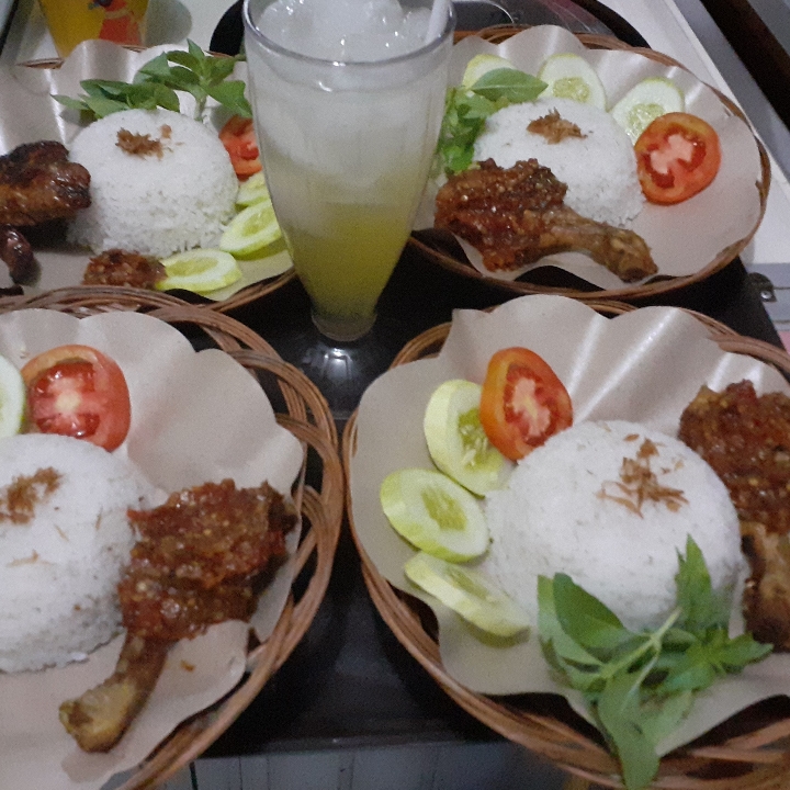 Ayam Penyet nasi