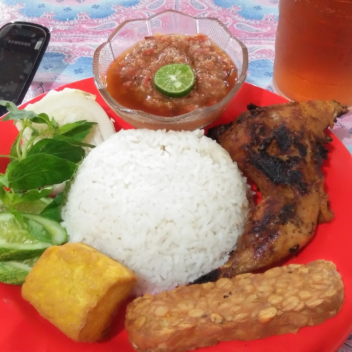 Ayam bakar paket lengkap