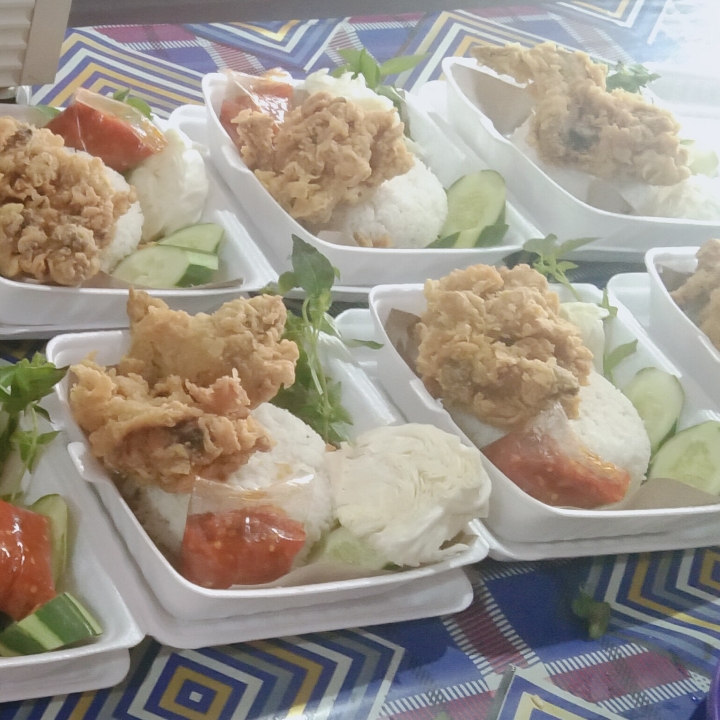 Ayam geprek Dan Nasi  2