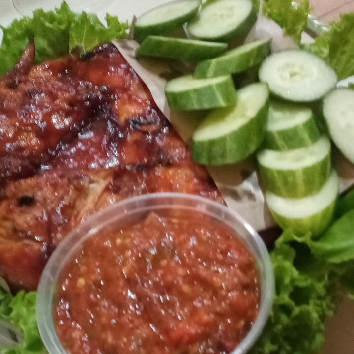 Ayambakar Utuh