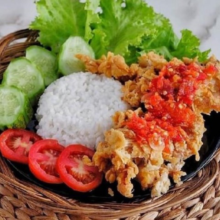Ayan Geprek Dengan Nasi 