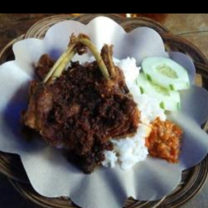BEBEK GORENG BUMBU HITAM