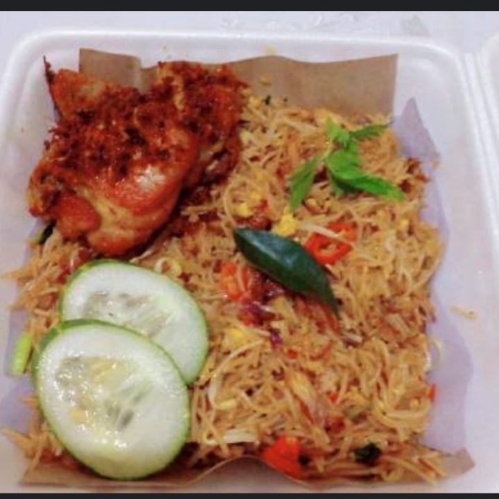 BIHUN GORENG AYAM 