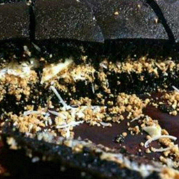 BLACK FOREST KEJU KACANG COKLAT SUSU 