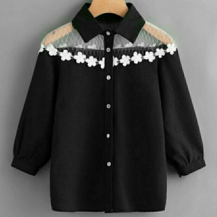 BLOUSE RENDA HITAM