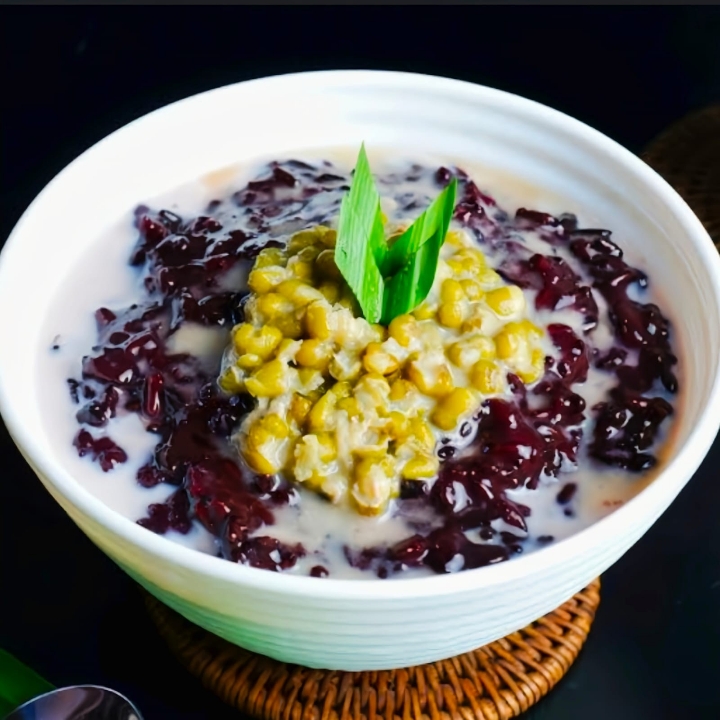 BUBUR KETAN HITAM CAMPUR KACANG HIJAU