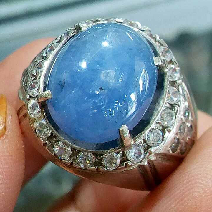Batu Blue Sapphire Orgin Srilangka
