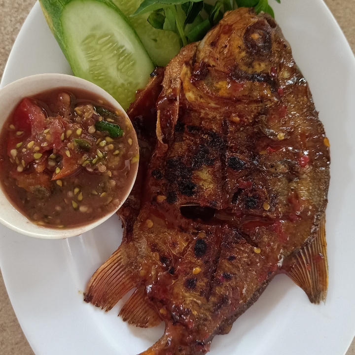 Bawal Bakar Tanpa Nasi 