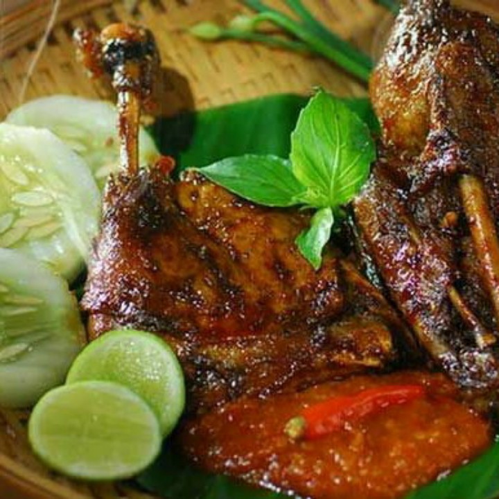 Bebek Bakar