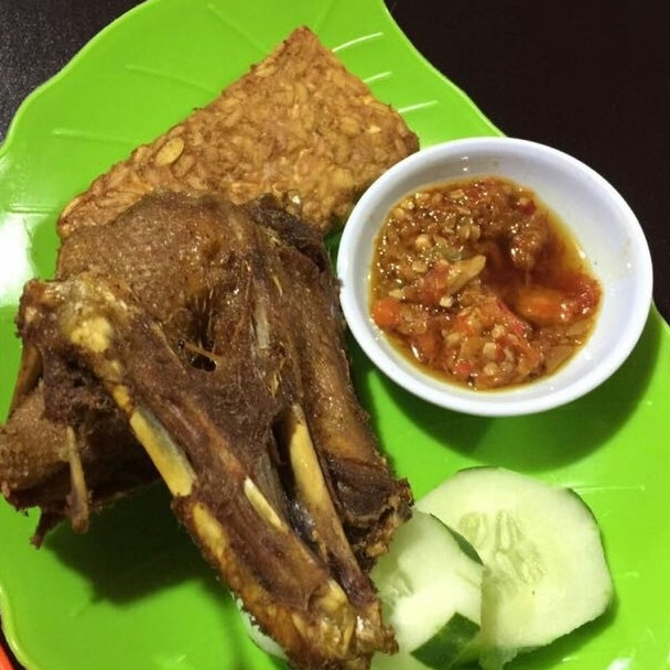 Bebek Goreng 