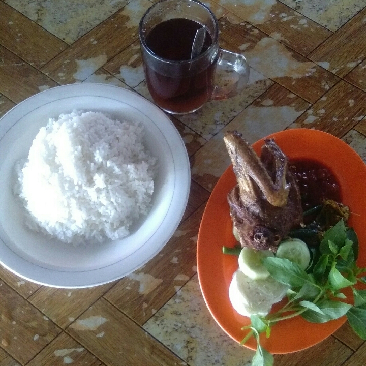 Bebek Goreng 