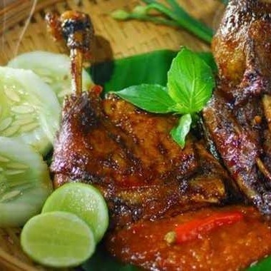 Bebek Goreng