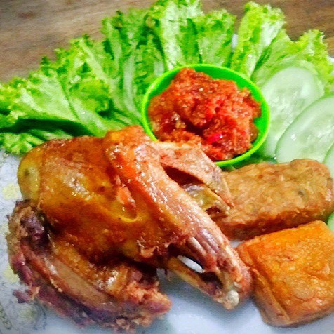 Bebek Goreng