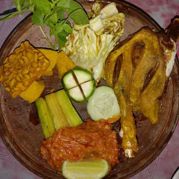 Bebek Goreng