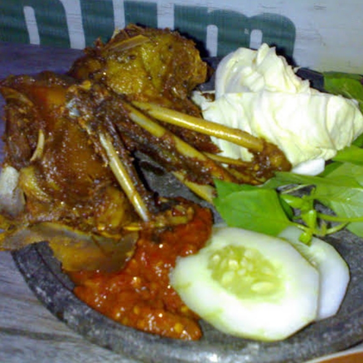 Bebek Goreng