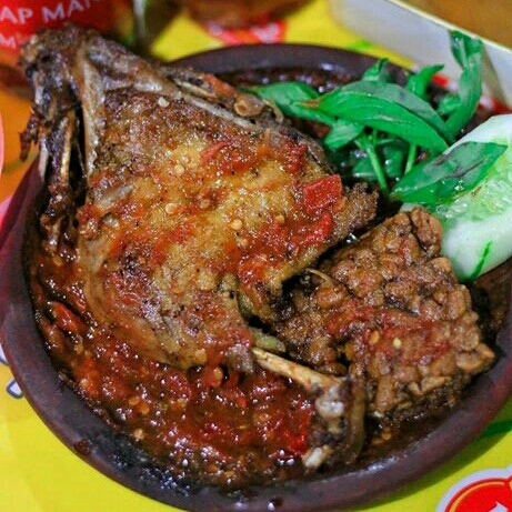 Bebek Goreng