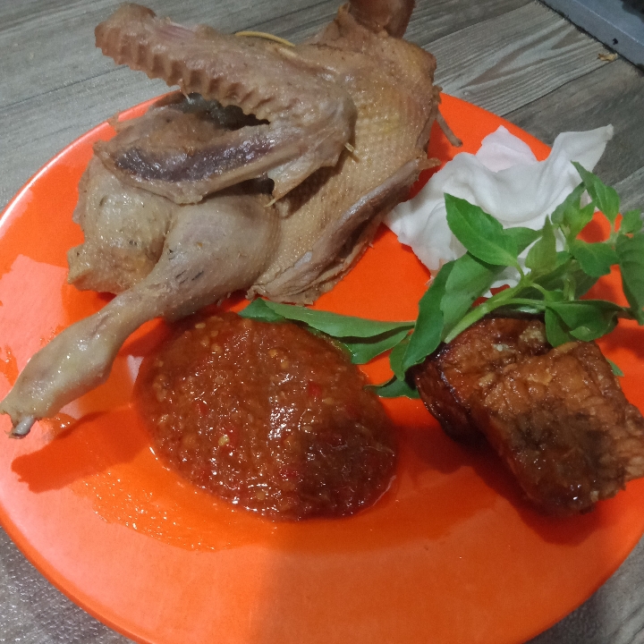 Bebek Goreng