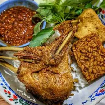 Bebek Goreng Lalapan