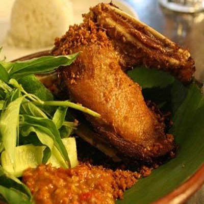 Bebek Goreng Plus Nasi